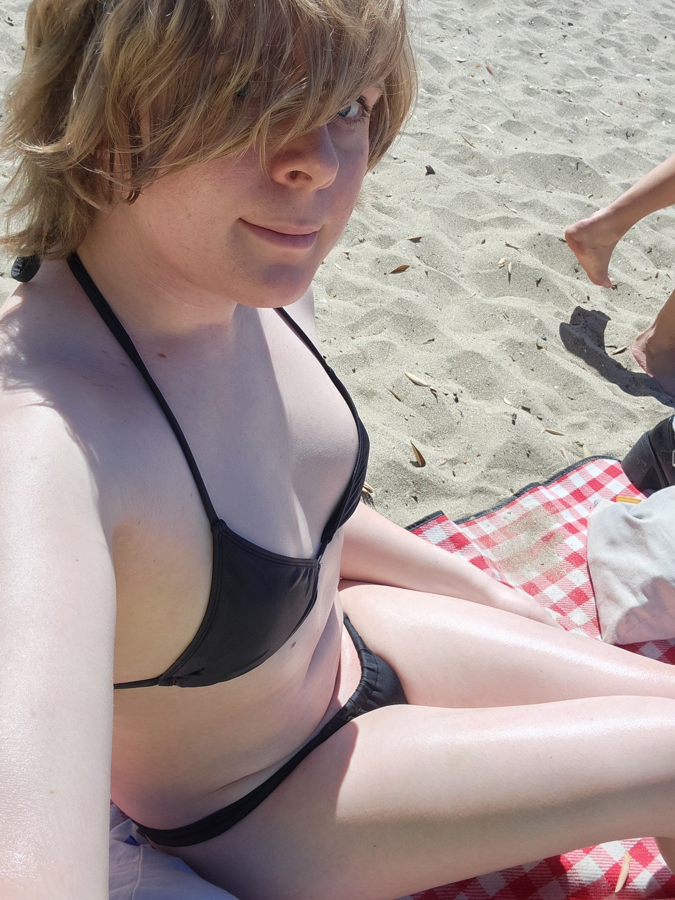 Bikini exposure