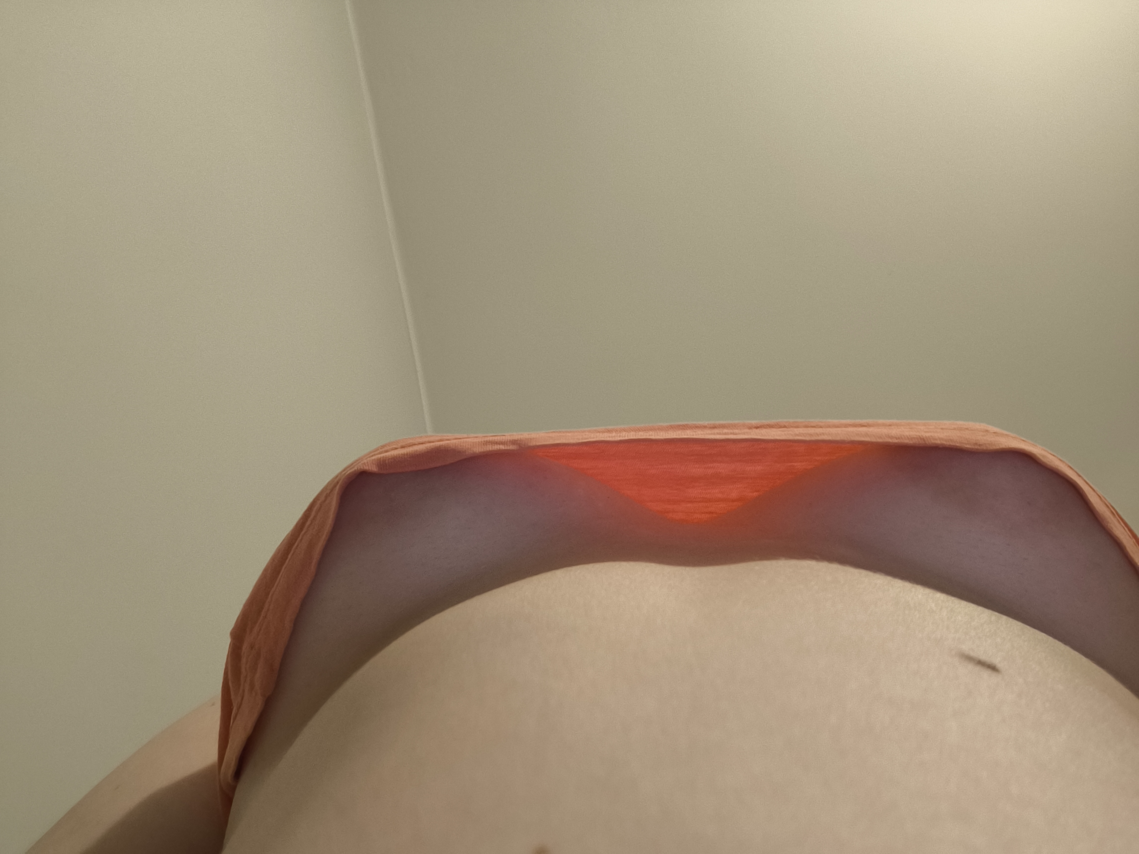 Underboob