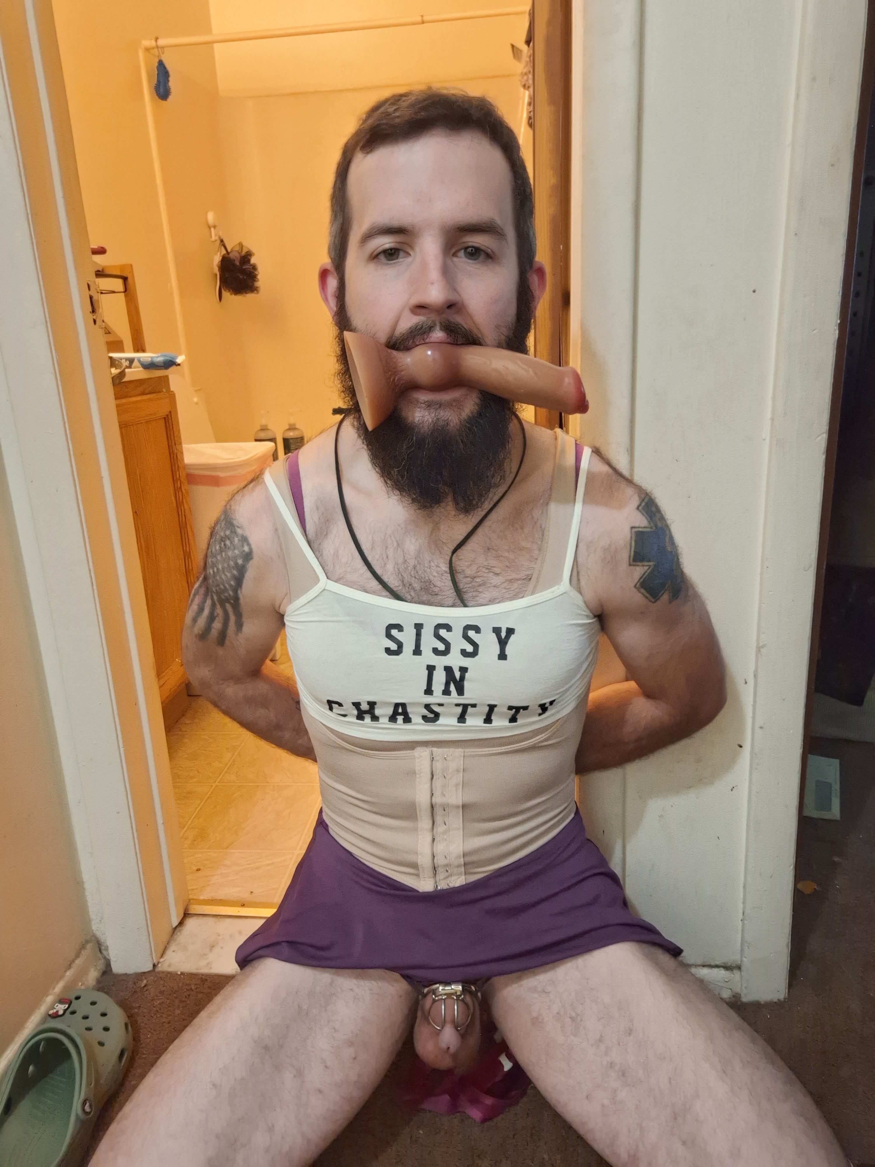 Im sissizac showing off my doggie dildo